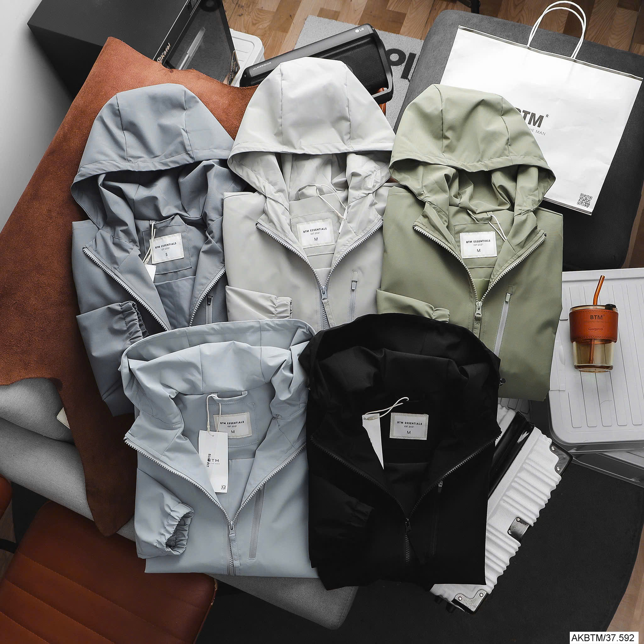 Áo khoác gió BTM 2 lớp chất vải lì chống nước - Slim fit
