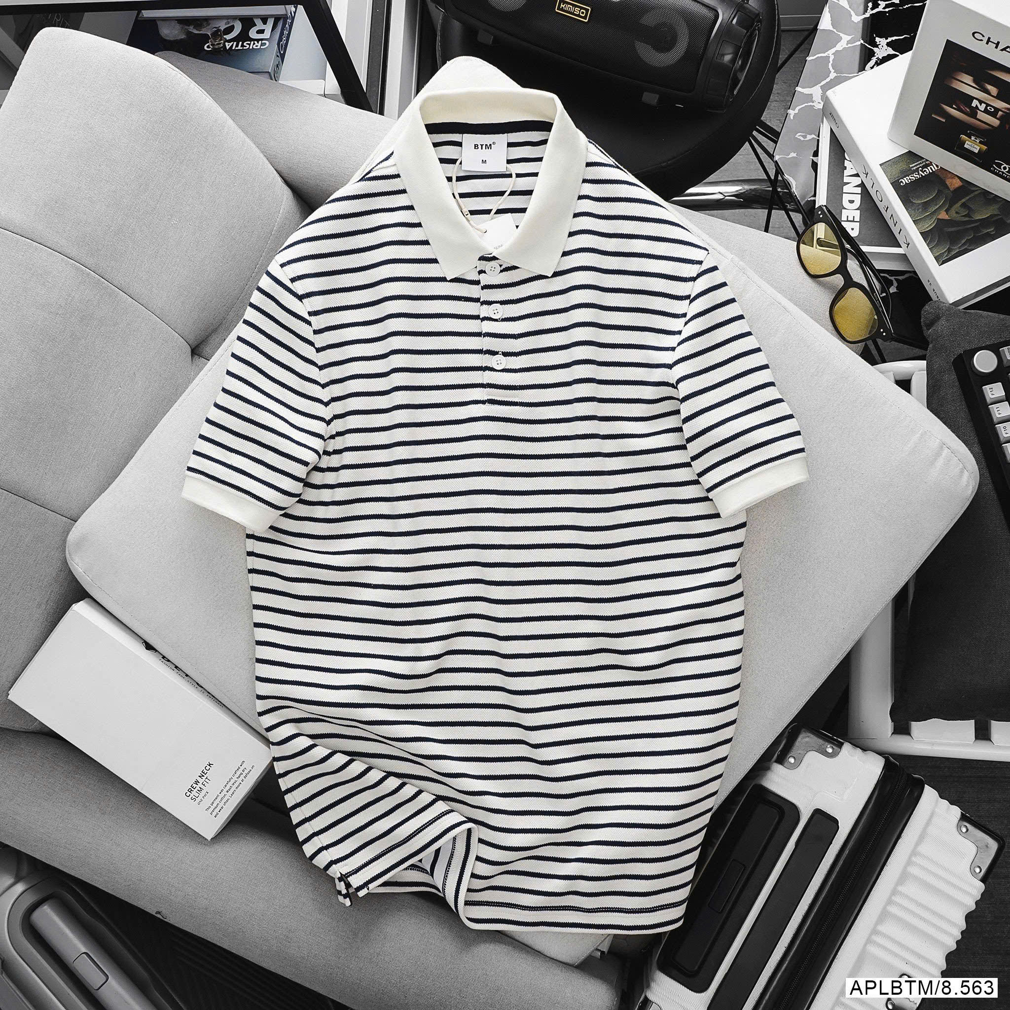 Trắng kẻ xanh navy